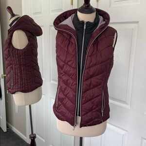 Women's ANDREW MARC PERFORMANCE Elly Puffer Vest Burgundy
